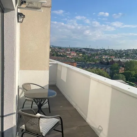 West View By Apartment